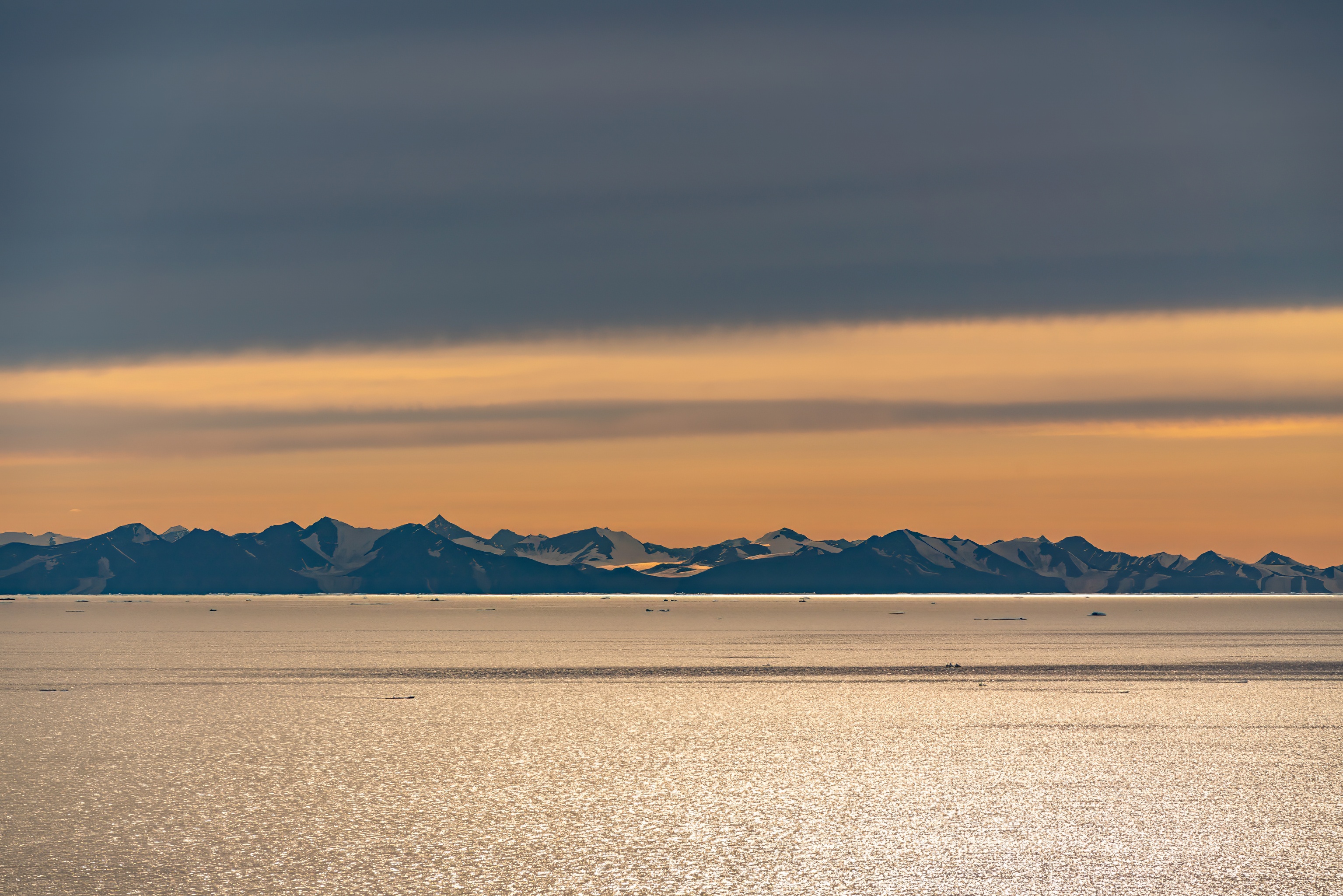 Mirages off the coast of Peary Land near Kaffeklubben